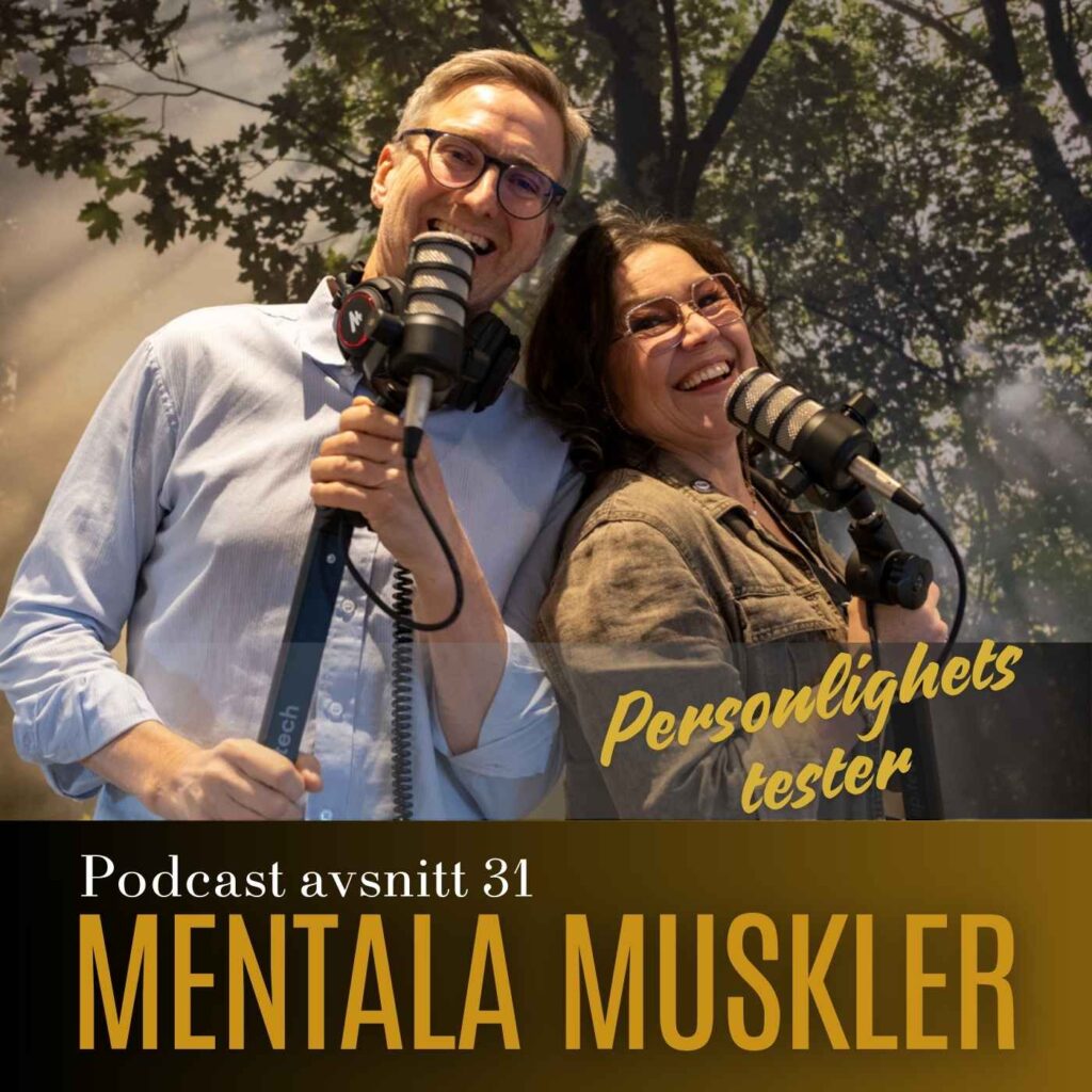 Jonas och Mona i studion när de diskuterar personlighetstester, självinsikt och hur vi uppfattas olika i olika sammanhang.